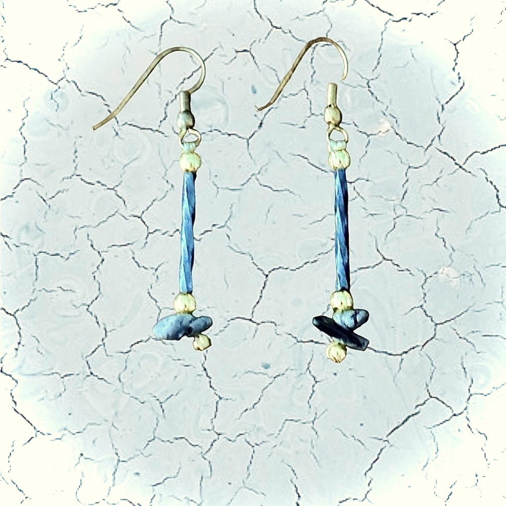EUC! SILVER TURQUOISE STONE DANGLE EARRINGS
